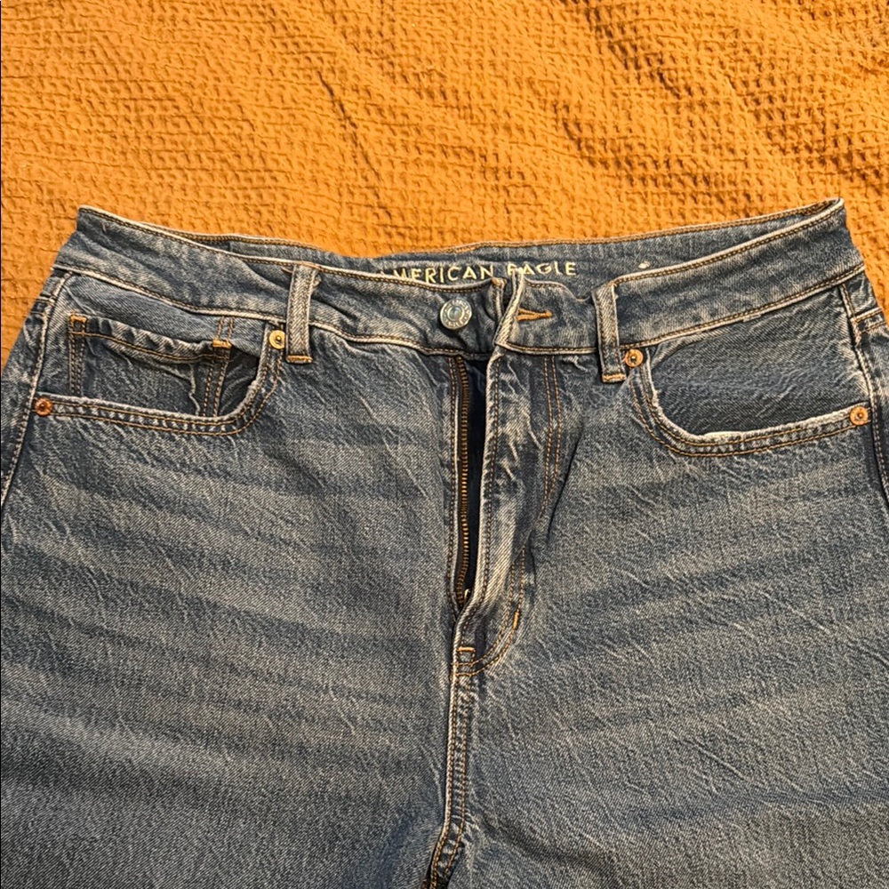 American Eagle Outfitters Mom Straight Jeans